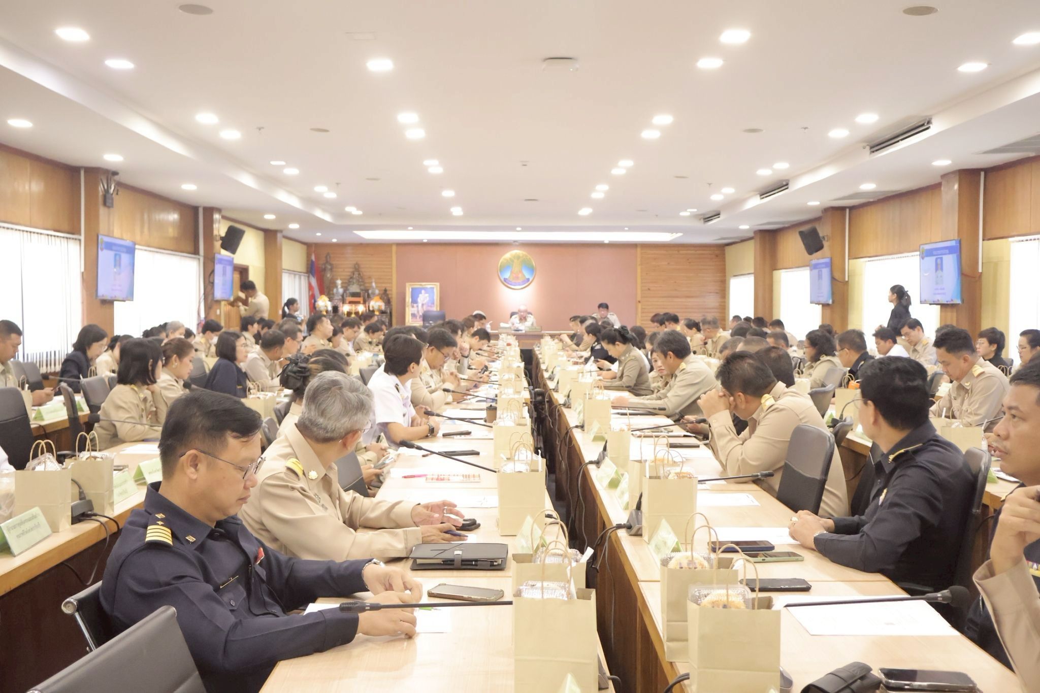 title - วันที่ 23 ธันวาคม 2568 เวลา 09.30 น. นายวิทูล ประดิษฐบุญ ปฏิรูปที่ดินจังหวัดปราจีนบุรี มอบหมายให้ ผู้อำนวยการกลุ่มงานช่างและแผนที่ เข้าร่วมประชุม คณะกรมการจังหวัดปราจีนบุรี ครั้งที่ 12/2568 ประจำเดือนธันวาคม 2568